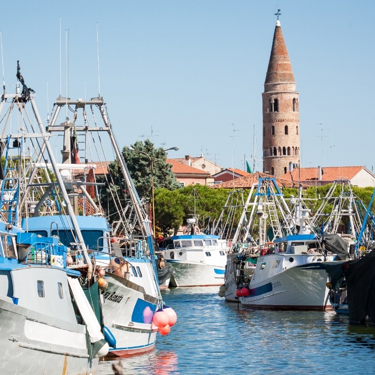 ALLA SCOPERTA DI CAORLE. Nel borgo marinaro che ispirò anche Hemingway